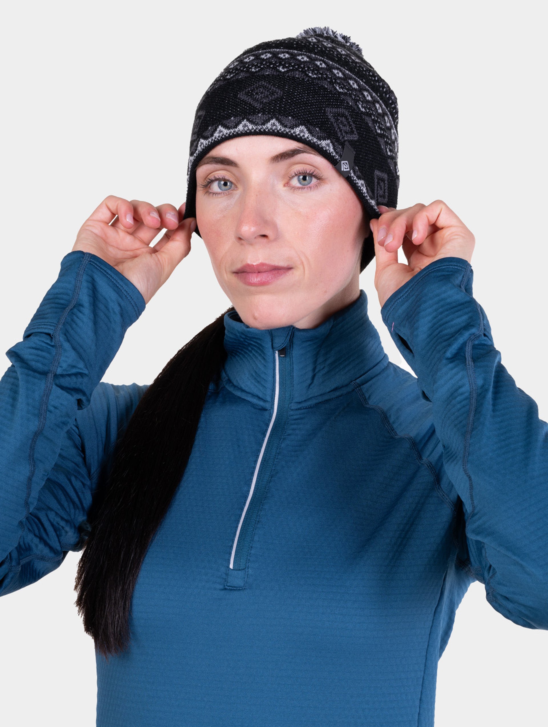 Ronhill Winter Bobble Hat berretto invernale nero con pon pon