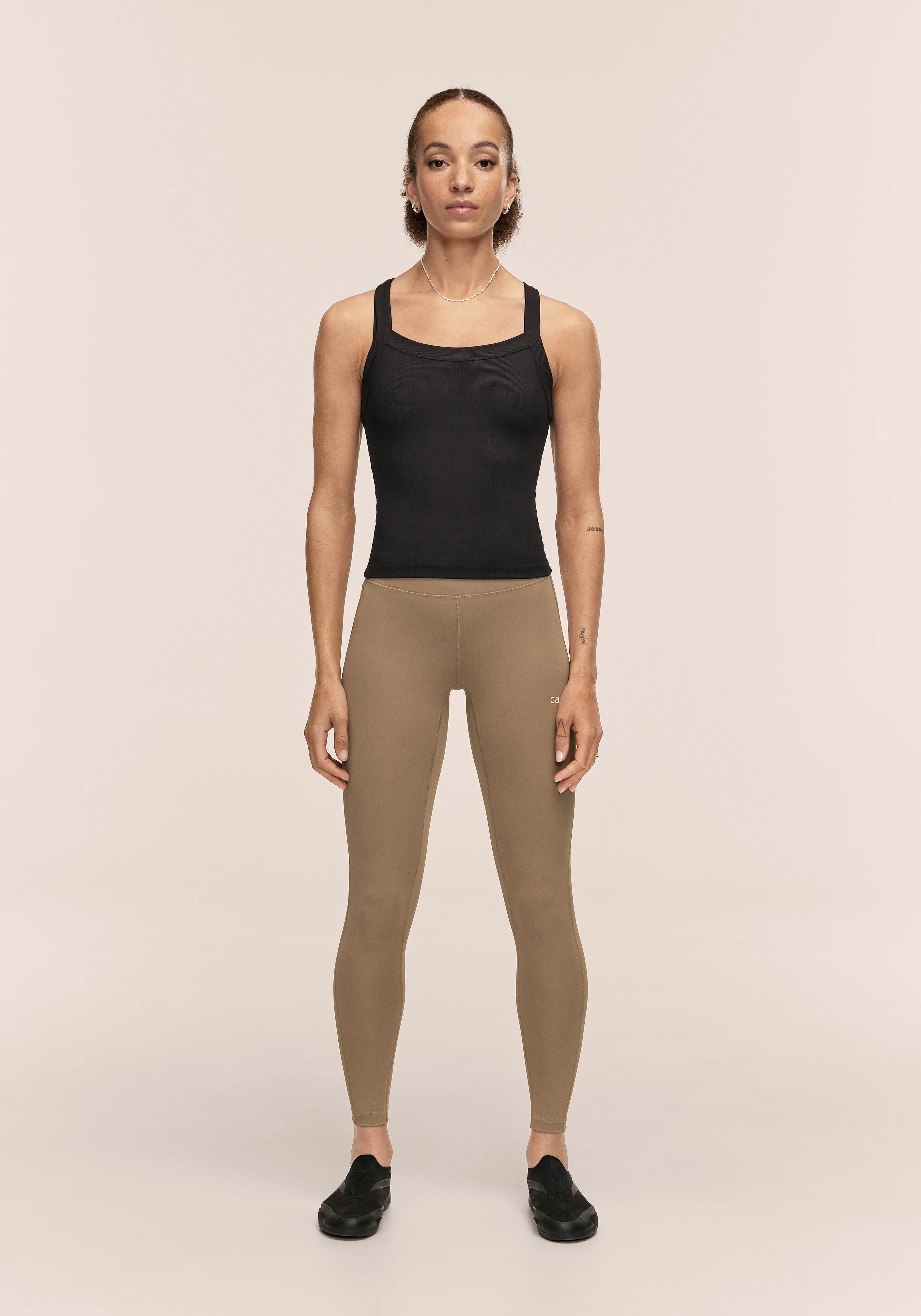 Casall Defined Rib Tank canotta nera costina stretch