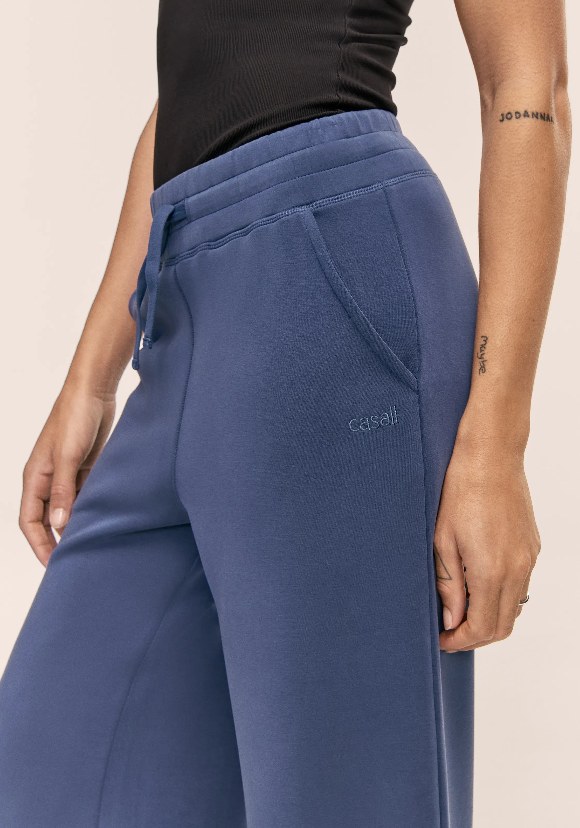 Casall Peachy Straight Leg jogger blu in modal
