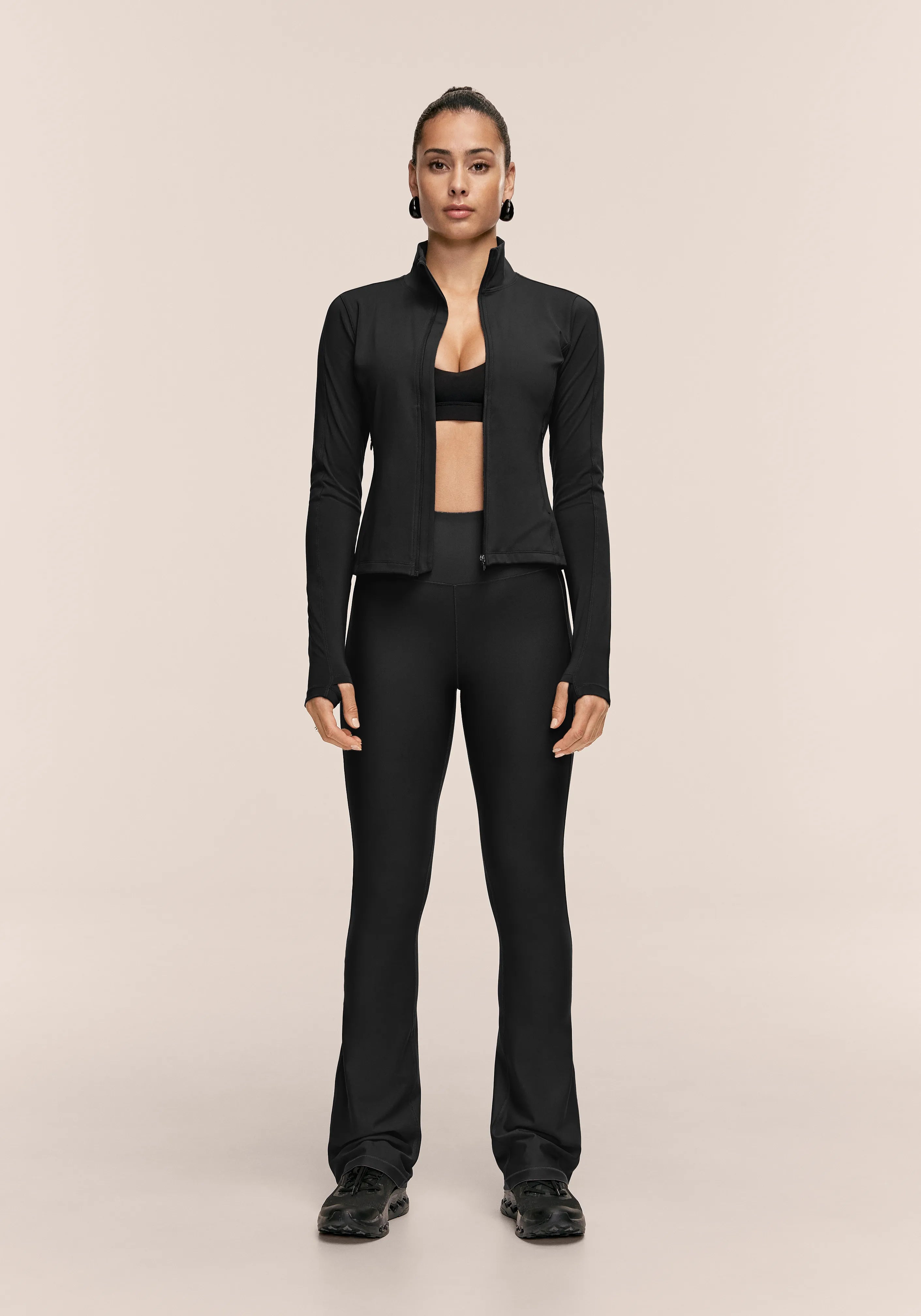 Casall Soft Touch Zip giacca sportiva nera con zip modellante