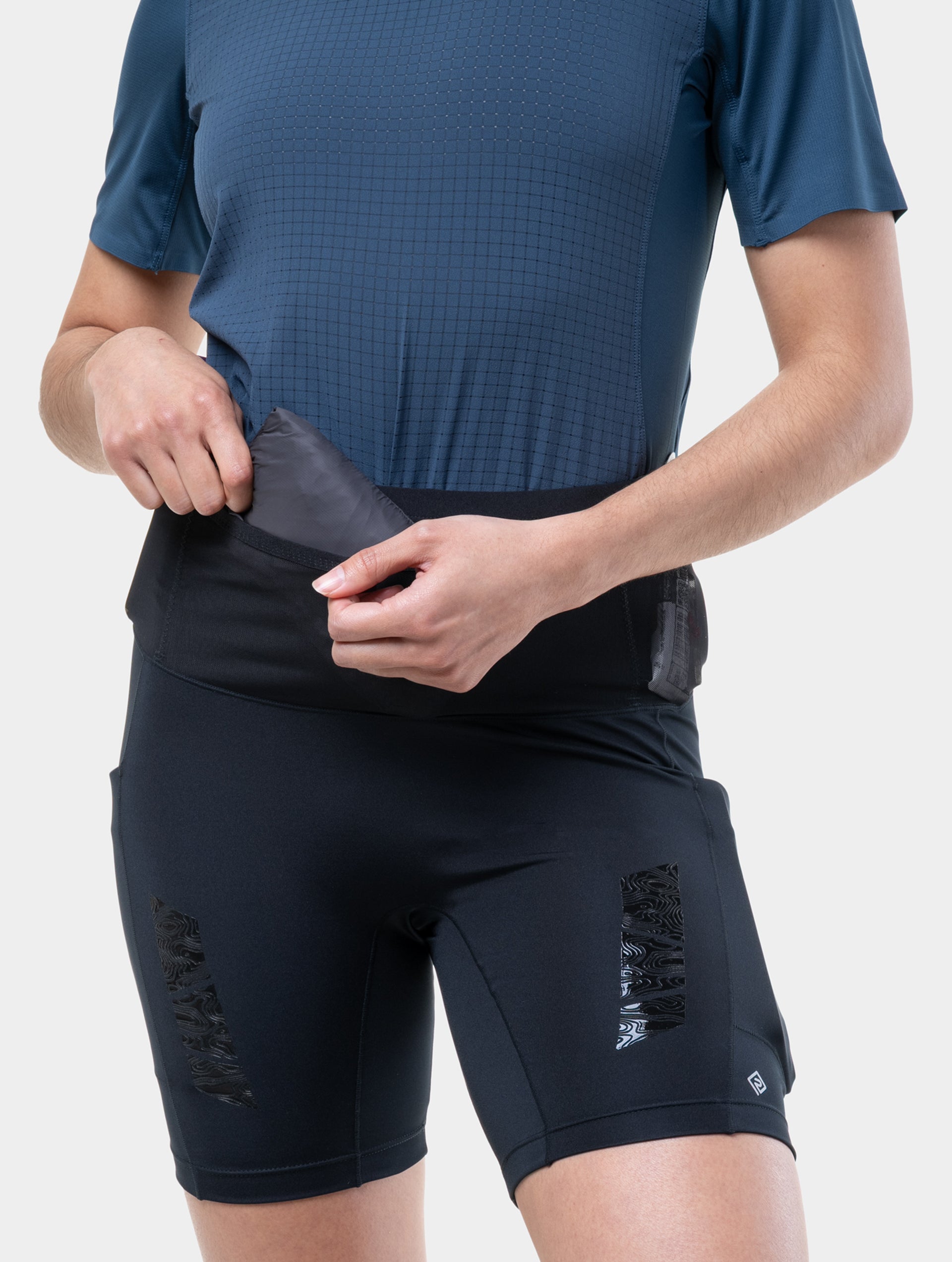 Ronhill Tech All-Terrain 7" shorts running donna nero con tasche