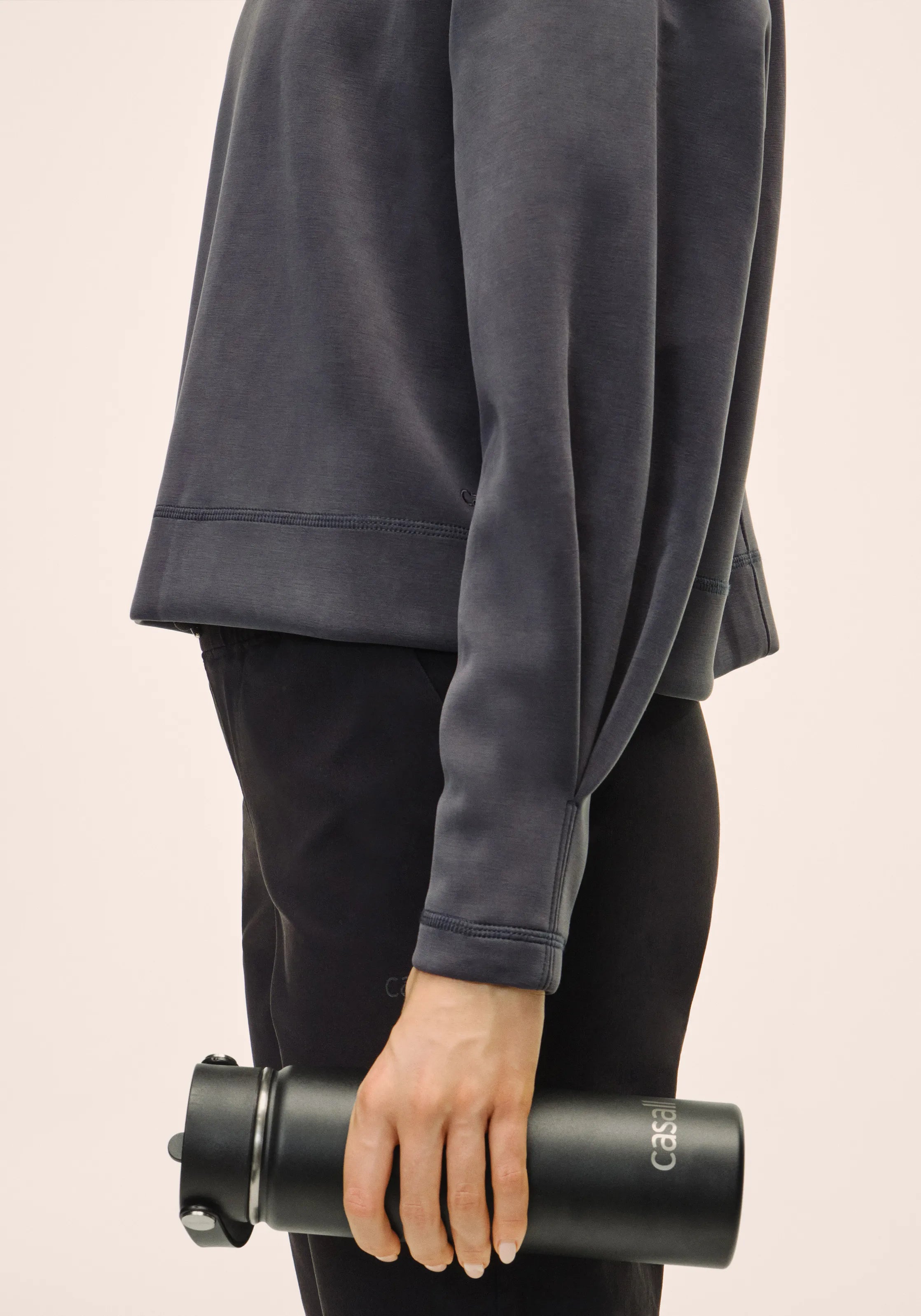 Casall Peachy Crew Neck felpa nera girocollo morbido